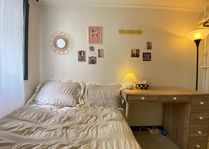 Morning Room Red Panda Guesthouse